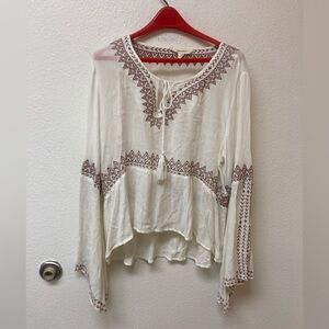 ONETHELAND Boho Cream Cropped and Embroidered Blouse (M)